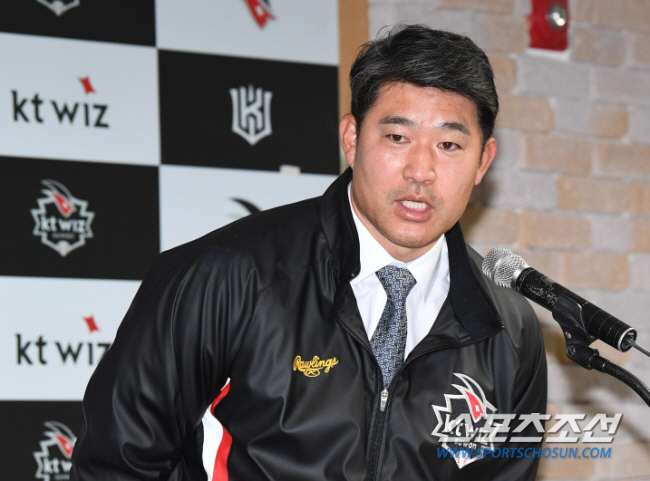 [인터뷰]'원팀' 깨면 용서 안했던 캡틴, 메뉴얼북 들고 감독이 됐다