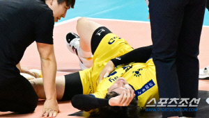 1승후 8연패인데... 주포 부상까지. KB손해보험 국내 에이스 황경민 늑골 골절로 한달 이탈[대전 현장]