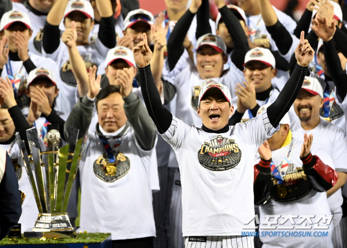 '1월에 6년 124억 계약하고 악수 했잖아...' 그런데 FA 신청을 …