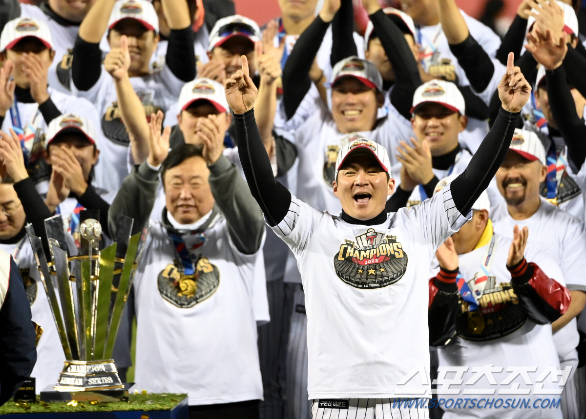 '1월에 6년 124억 계약하고 악수 했잖아...' 그런데 FA 신청을 …