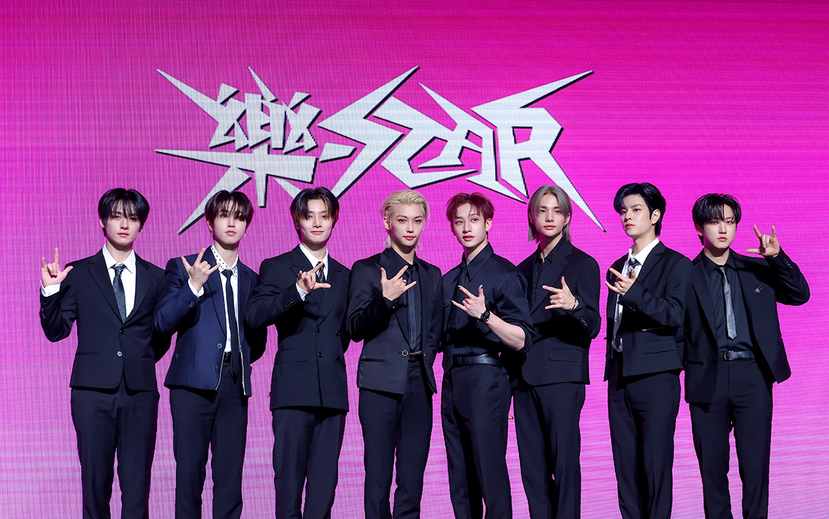 [공식] 스트레이키즈, '빌보드200' 데뷔 앨범부터 4연속 1위 대기록…