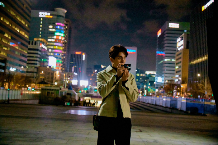 [SC리뷰] "담백한 '으른'의 사랑"…'싱글 인 서울' 이동욱X임수정,…
