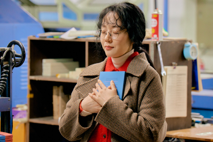 [SC리뷰] "담백한 '으른'의 사랑"…'싱글 인 서울' 이동욱X임수정,…
