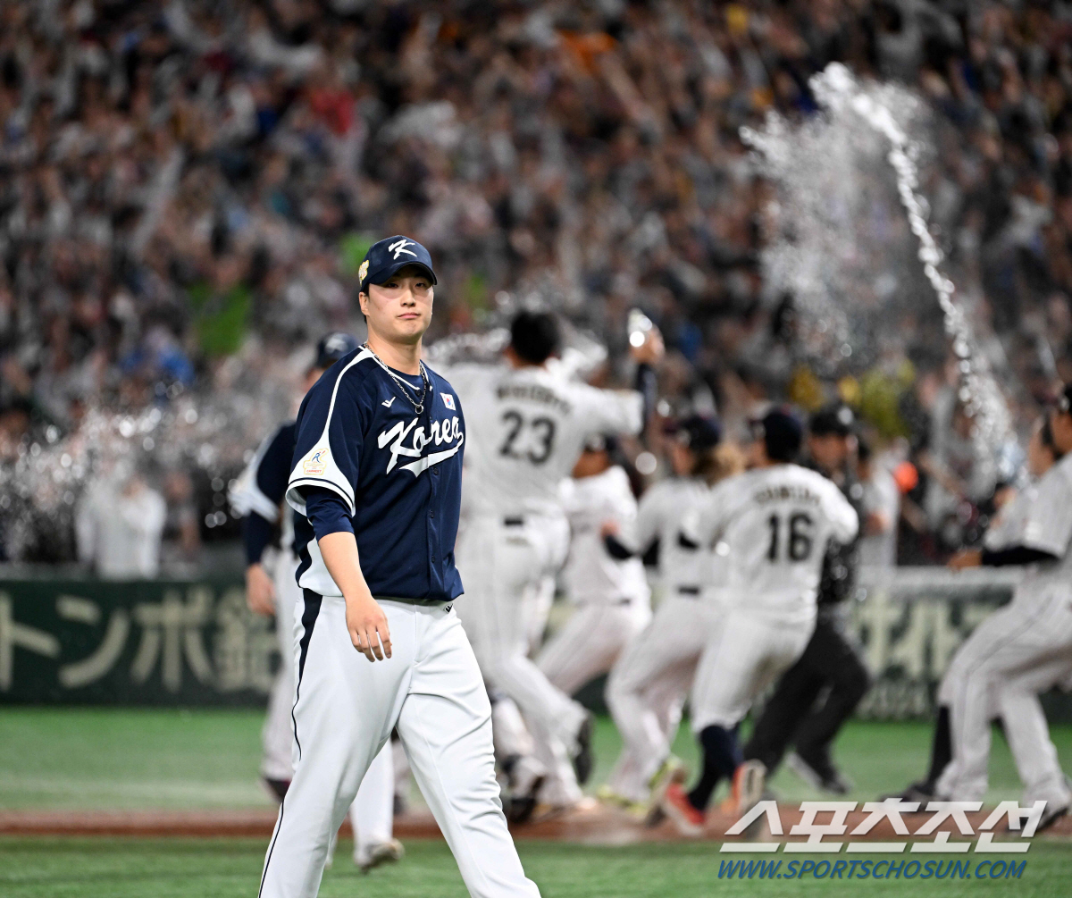 '통한의 연장 끝내기' 2회 연속 준우승…류중일 감독, "조금 더 열심히…