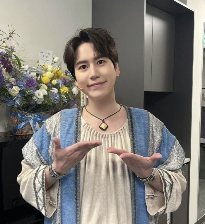 [종합] 규현 '흉기난동 부상'→BTS 뷔 '혼인신고 스토킹', 안전사각…