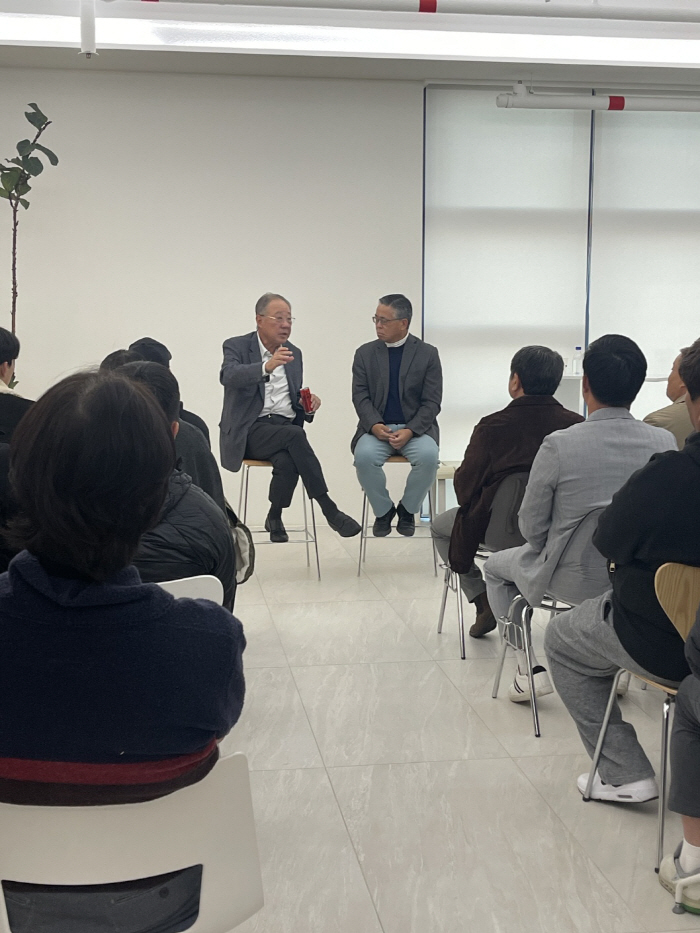 남자 골프 '키다리 아저씨'의 공개 지지 선언 "김원섭 후보, 새 KPGA 설계 적임자"