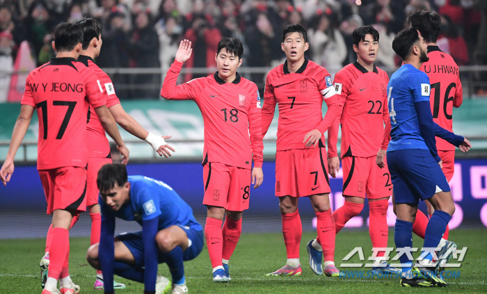"어서와, 중국은 처음이야" 현지에서도 손흥민 '쇼 타임'에 잔뜩 흥분,…