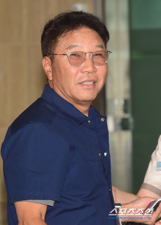SM 떠난 이수만, 4천억 챙겼는데…비만 치료제 투자했다가 수십억 평가손…