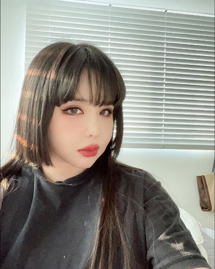 박봄, 아이돌 미모 되찾았다…'건강 이상설' 벗은 확 바뀐 비주얼