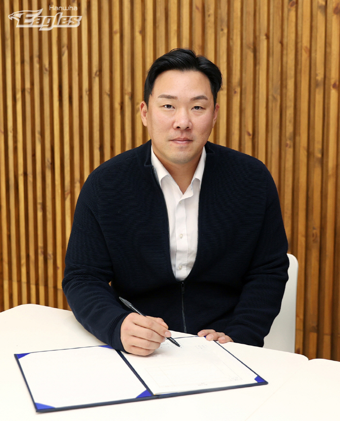 "제 공 다 치셨는데" 만나면 8할이 안타, 천적이 한 팀으로…대표팀 1…