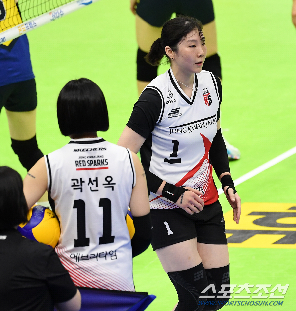 "배구는 단독 드리블이 없다" '3연패' 고희진 감독이 강조한 '책임감'…