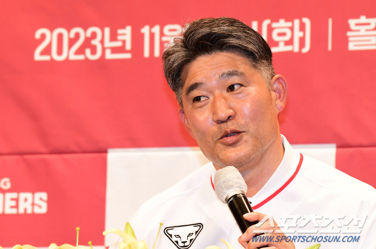 '이래서 뽑았나' 초보감독 이숭용의 솔직,과감한 결단 "수석코치는 투수출…