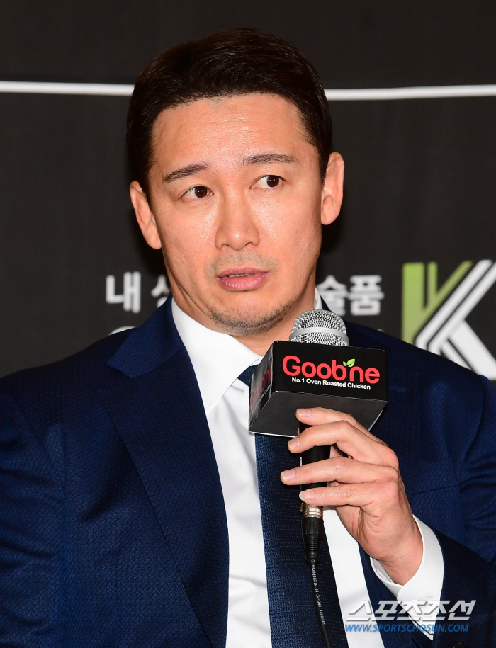 '머리위로 검은 액체가 주르르...' 윤형빈. 일본파이터에 간장 테러 당…