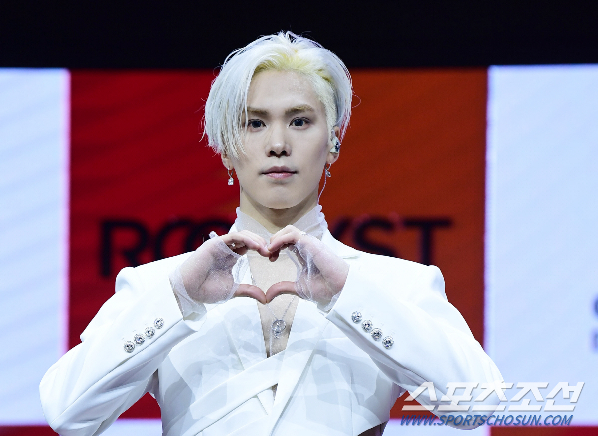 라키 "아스트로 활동 때는 정해진 구간 짧았는데, 솔로는 여유롭게 표현"
