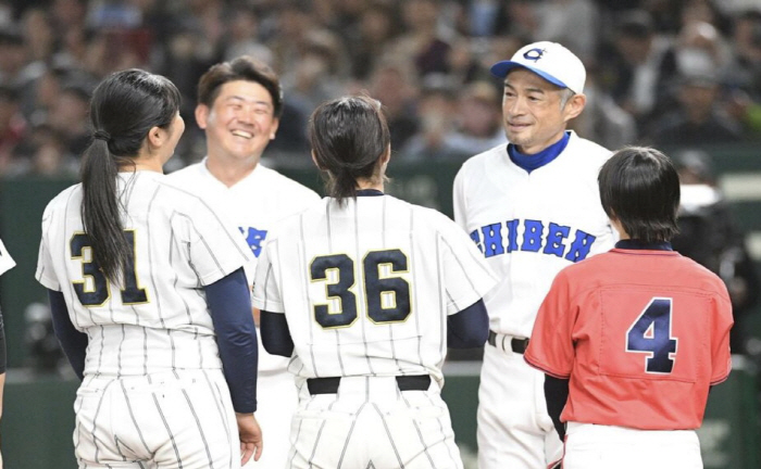 무자비한 이치로, 여고생들 상대로 '오타니 체험' 실화냐.. 9이닝 완봉…