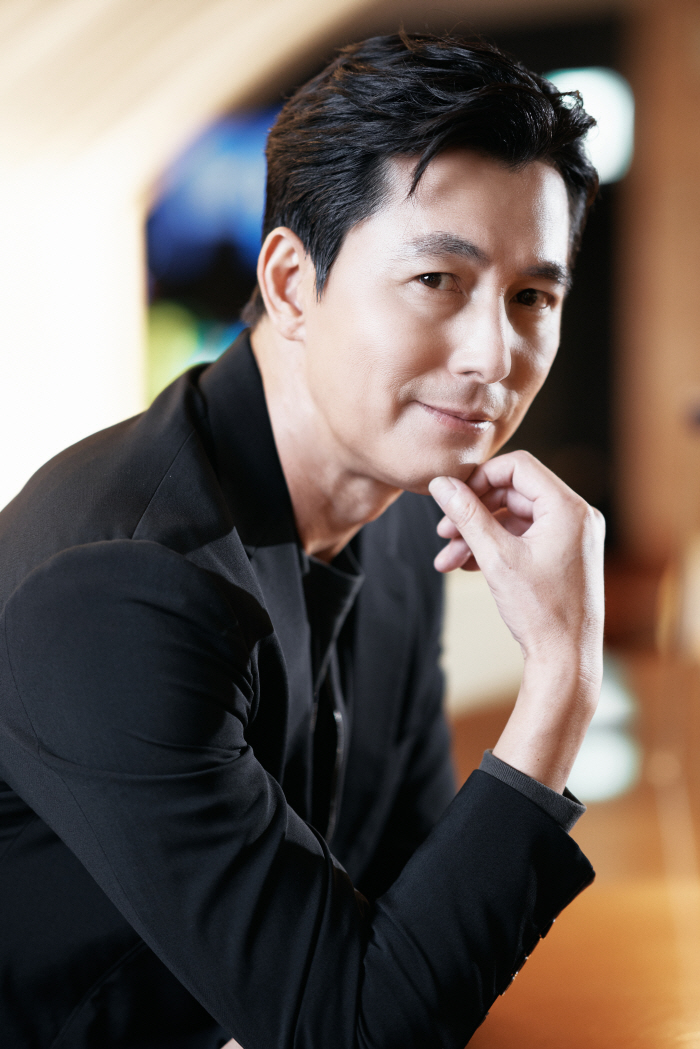 [SC인터뷰] "정우성이라는 바다에 헤엄치는 고래 황정민"…정우성도 기 …