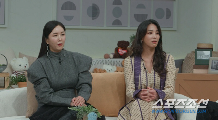 "전국에 부인들이 많아서…". 김동완, 11세 연하 의사 '주쌤'과 경주…