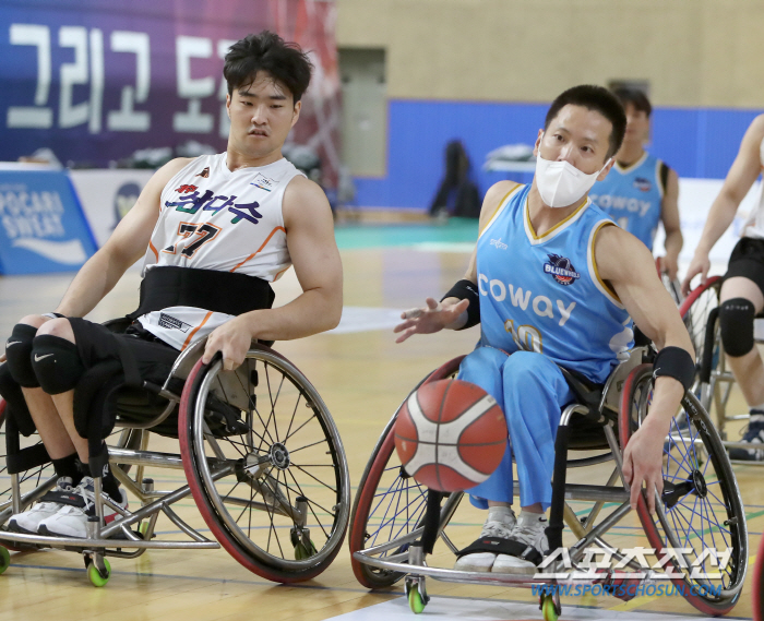 "춘천 타이거즈 붙자!" '디펜딩챔프'코웨이,제주삼다수에 2연승!챔프결정…