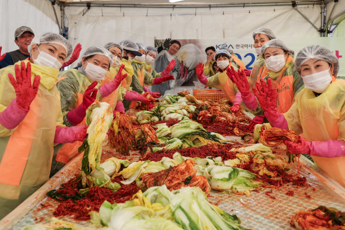 [경마]한국마사회, 렛츠런파크 서울'바로마켓 김장 나눔 행사'동참