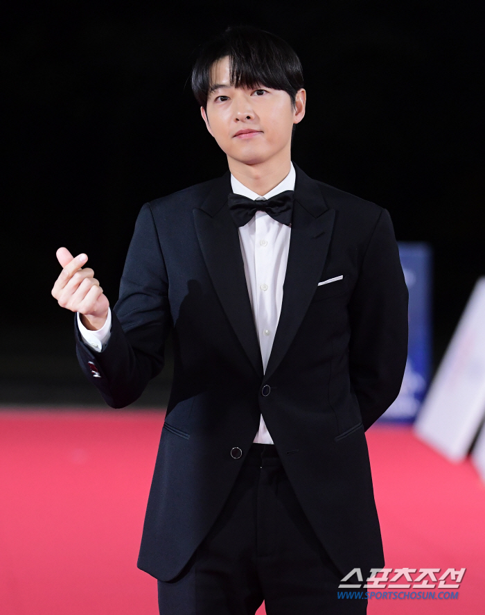 [44th청룡] 송중기 "2년만 노미네이트, 참석만으로 영광"