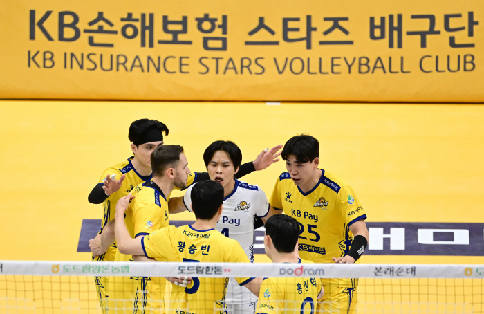 되찾은 노란 물결, 그러나 반등 실패…KB손보, 올 시즌 유일 승리팀에도…