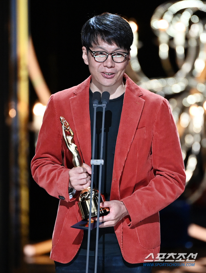 [44th청룡] '올빼미' 안태진, 신인감독상 "기록되지 않은 우리의 선…