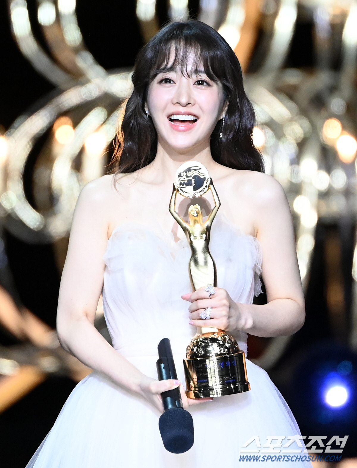 [44th청룡] 박보영, 인기스타상 "외적-내적 인기관리 열심히할게요"