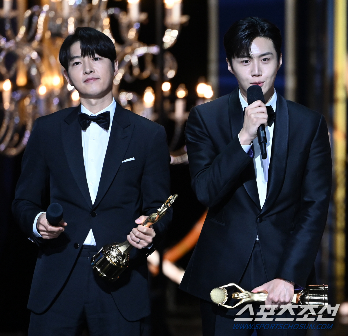 [44th청룡] 송중기, 인기스타상 "김혜수 선배님 마지막 무대, 진심 …