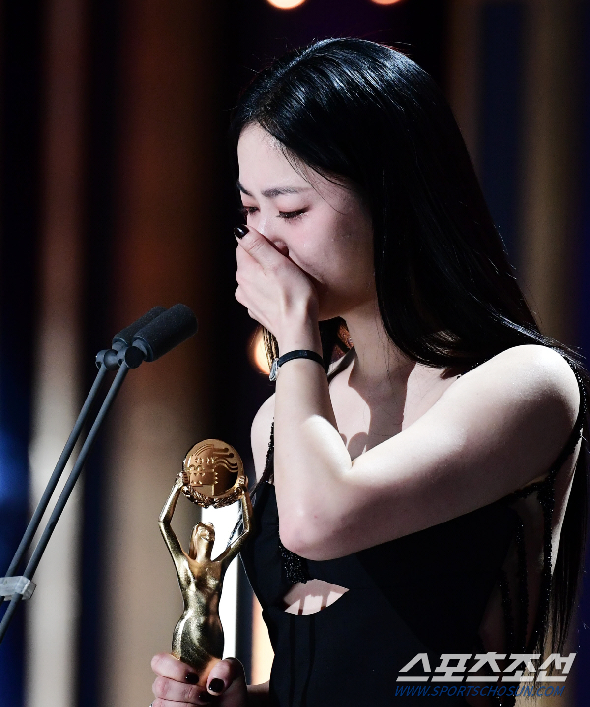 [44th청룡] "중요한 건 꺾여도 그냥 하는 마음"..전여빈, 여우조연…