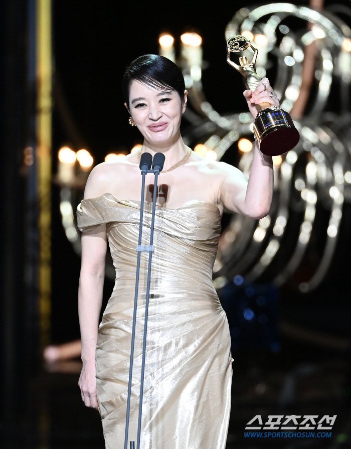 [44th청룡] 김혜수, 영원한 청룡영화상 "후회없이 충실했던 30년, …