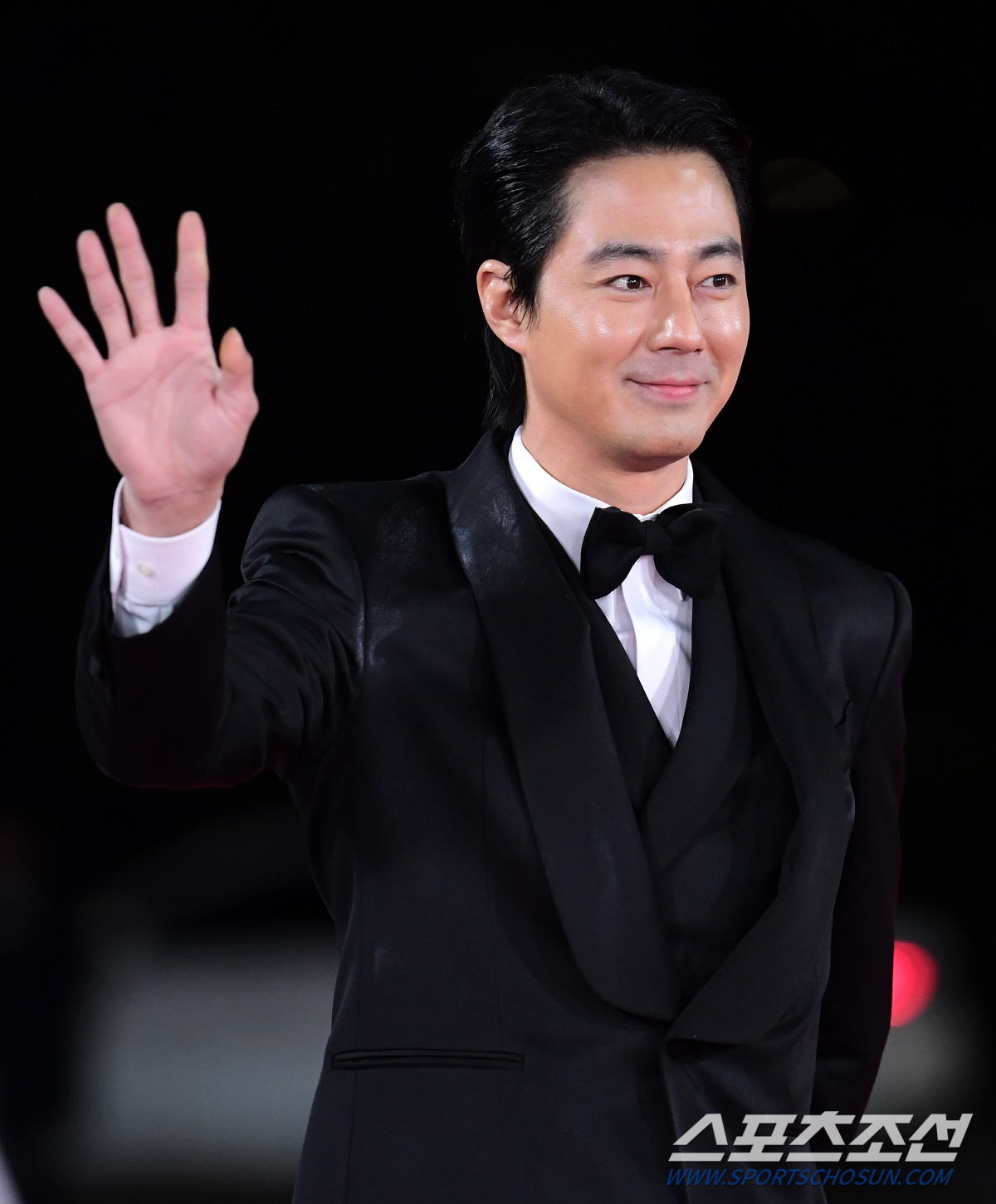 조인성, 인기스타상 수상 "주변에 인기 많지 않다고 했는데…기분 좋아" …