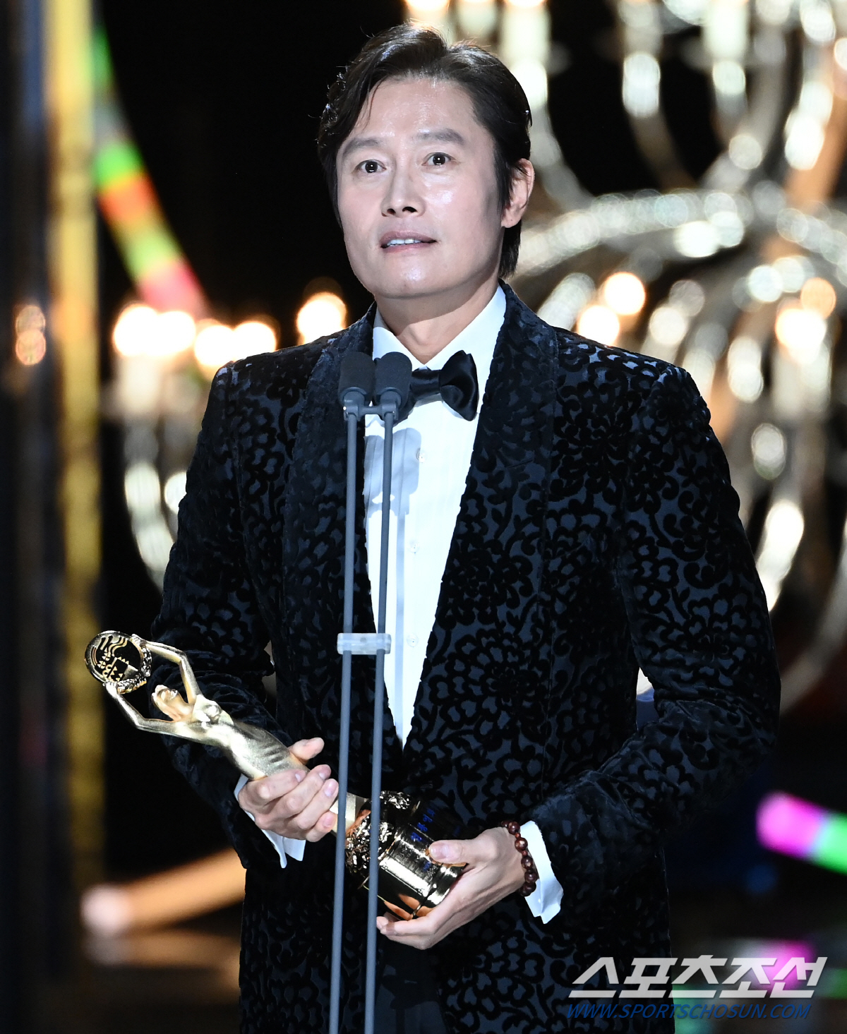 '남우주연상' 이병헌 "다음달 둘째 태어나, 이민정♥·아들과 기쁨 나누고…