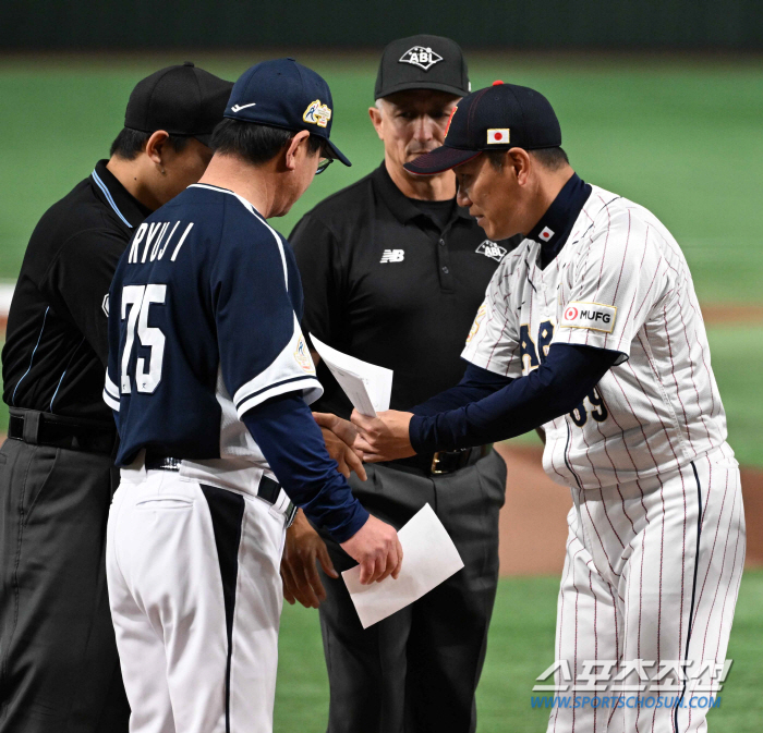 '도쿄올림픽→WBC' 형님들의 한일전 악몽, 동생들은 달랐다…日 감독, …