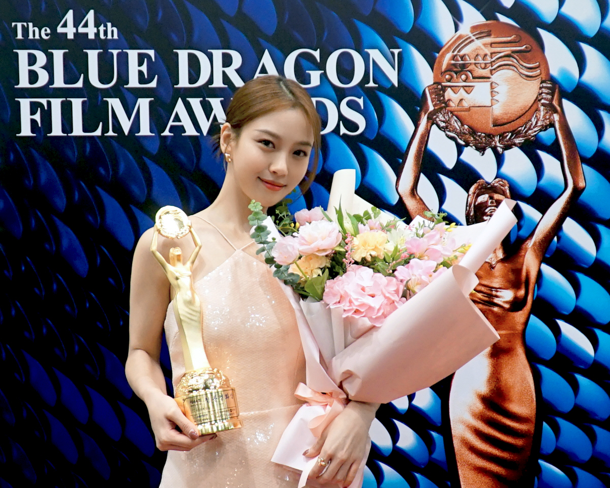 고민시,'청룡' 신인여우상 소감 "김혜수의 길 따라 성장해 나아갈 것"