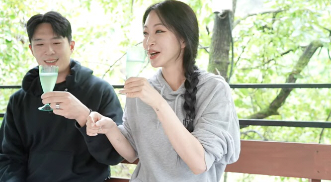 한예슬, ♥10세연하 남친과 로맨틱 캠핑..직접 요리까지 "재밌어" ('…