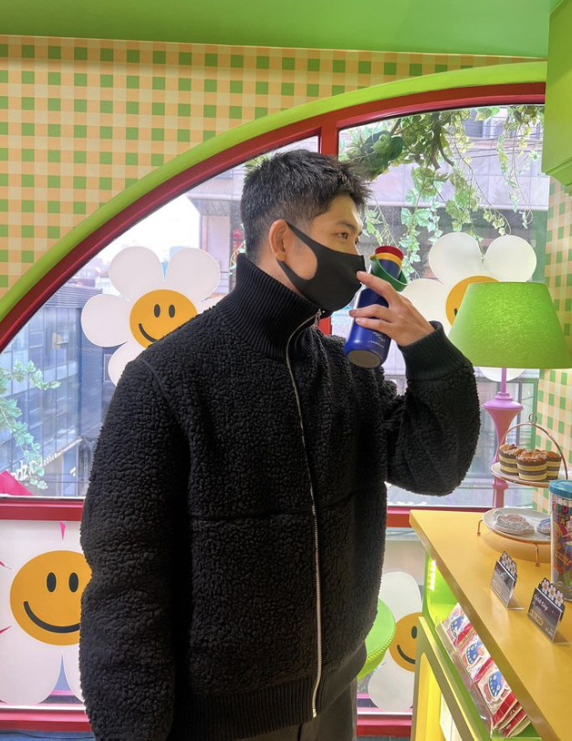 '군복무' 강태오, 근황 오랜만인데 마스크 쓴 옆모습…이거 섭섭한데요?