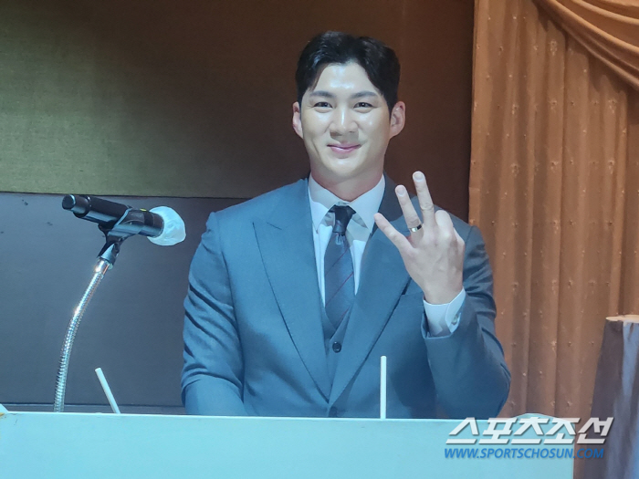 "LG 우승하고 한국시리즈 MVP되면 결혼식 사회 봐주세요" 쪽집게 팬 …