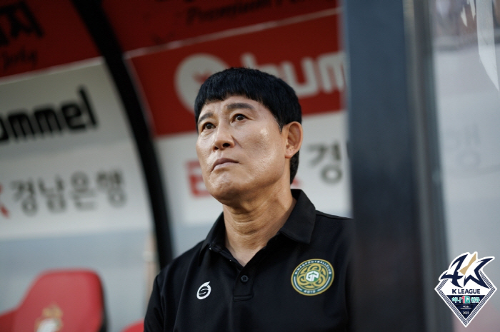 [현장 인터뷰]고정운 감독 "기적처럼 온 승격의 기회, 꼭 잡겠다"
