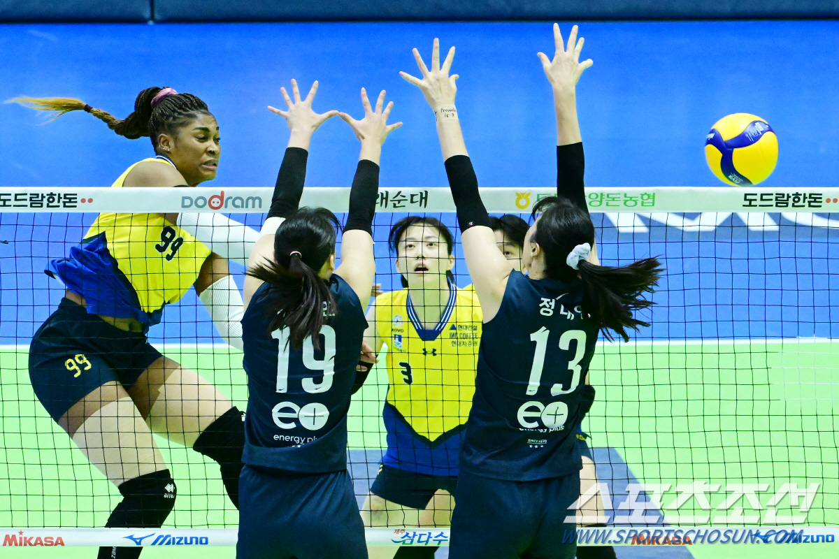 '양효진 21점-모마 19점-위파위 15점-정지윤 12점' 무서운 4각편…
