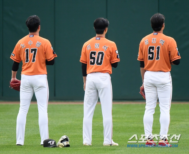 41세 김강민 합류 발표 1시간 52분 후 방출, 고향팀 한화 두번째 떠…