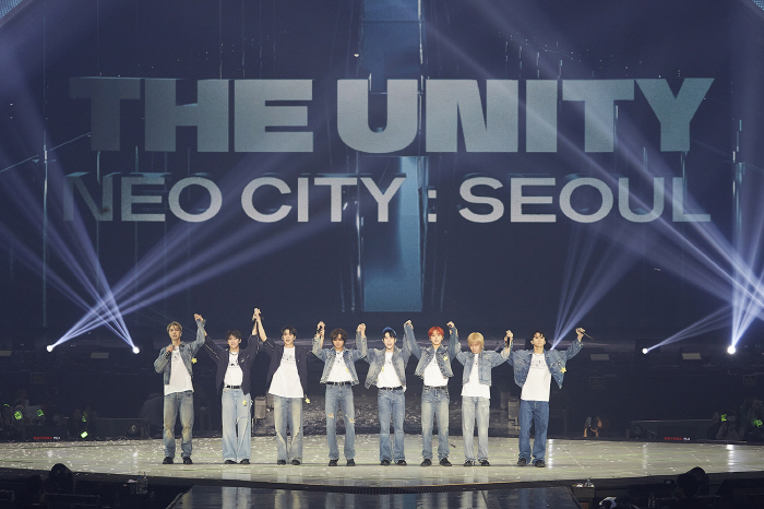 6만 관객 홀린 NCT, 공연 신기원 열었다 "가수하길 잘했다"