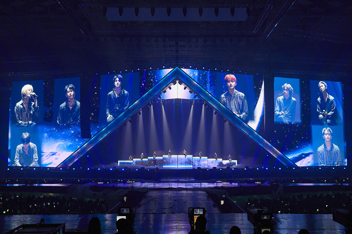 6만 관객 홀린 NCT, 공연 신기원 열었다 "가수하길 잘했다"