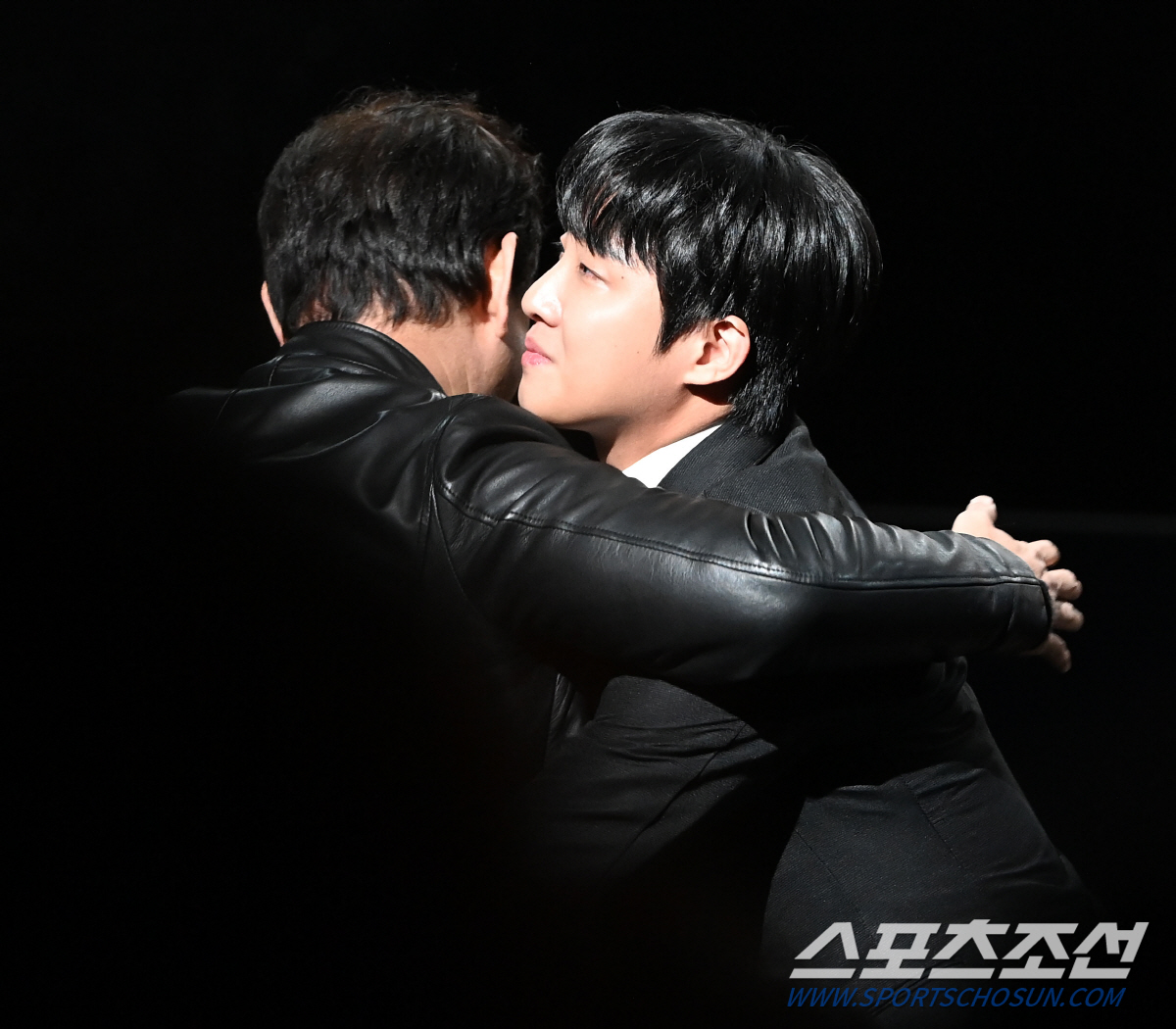 [청룡영화상] "김혜수→송중기에 영광 돌려"…홍사빈-고민시, 충무로 접수…