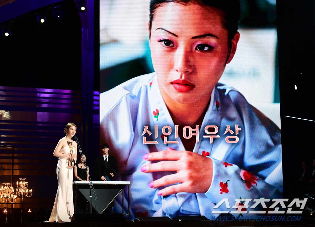 [청룡영화상] "김혜수→송중기에 영광 돌려"…홍사빈-고민시, 충무로 접수…