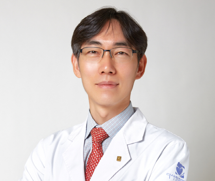 폭음·과음, 충동 조절 능력 떨어뜨려…쉽게 화 내거나 공격적 변해