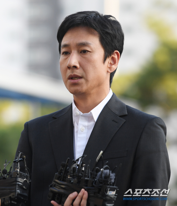 이선균 마약 사건 연루…'얼짱시대' 정다은 검찰 송치 "전과 4범 작곡가…