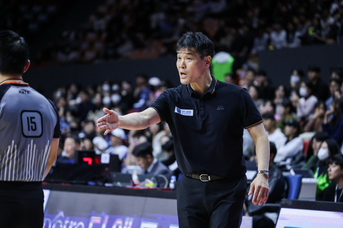 [현장인터뷰]'패장' 조동현 감독 "3쿼터 스타트 집중력 저하, 개선해야…