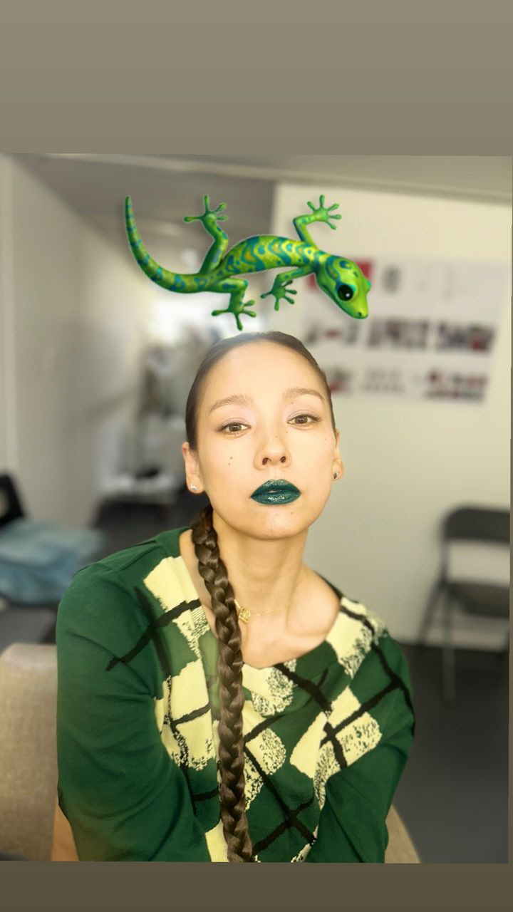 이효리, 초록색 립 바르고 강렬 비주얼...아우라가 남다른 '걸크러쉬'