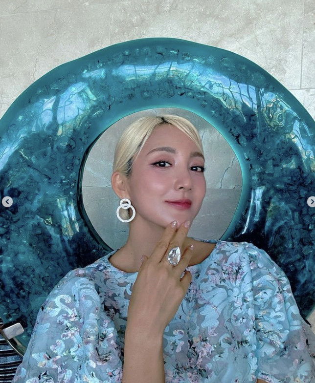 바다, 슈와 불화설 중 맞은 S.E.S 데뷔 26주년…해외서 드레스 입고…