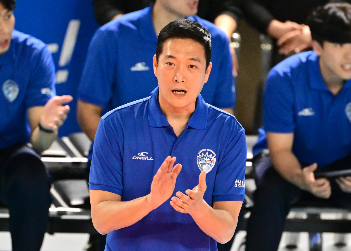 "매경기 쥐어짜고 있다" 6년만의 상위권 질주. 사령탑의 복잡한 속내 […